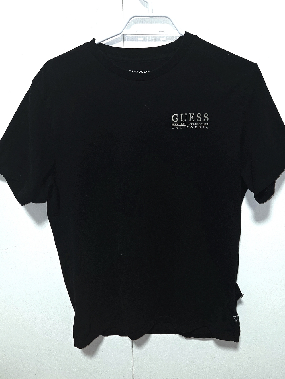 GUESS Eco Black Chest Logo Graphic T-Shirt Medium M